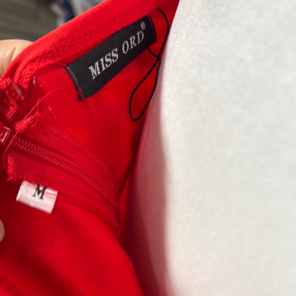 Elegant Evening Gown Mermaid Style Off Shoulder Red Evening Gown - Picture 5 of 5